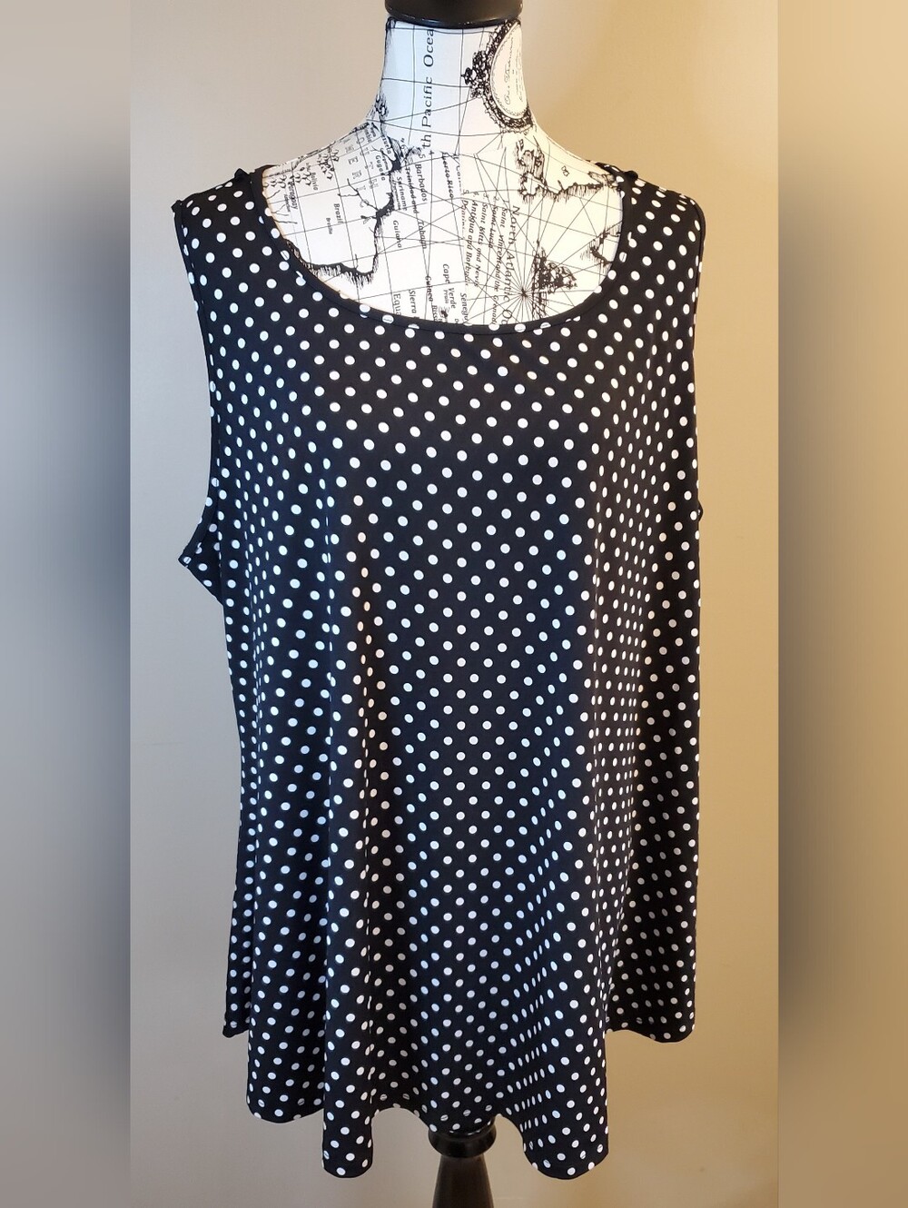 Avenue 22/24 2X Plus Black White Polka Dot Sleeveless Slinky Stretch Tunic Blous
